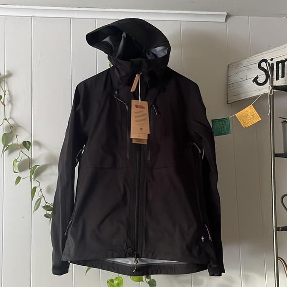 FJALLRAVEN NWT black ‘Keb eco shell’ jacket - Picture 4 of 6